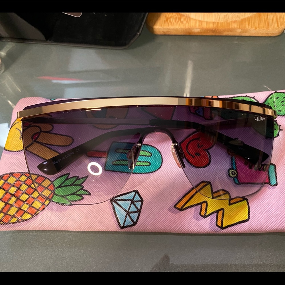 QUAY AUSTRALIA SUNNIES